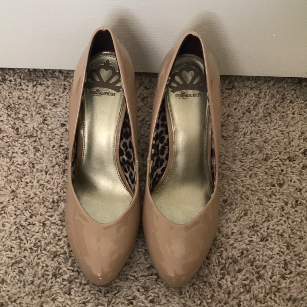 Women’s patent nude heels size 8